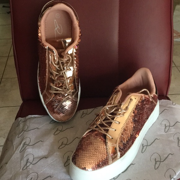 Shoes - NIB ROSE GOLD SEQUIN TENNIS SHOES-sz 11M